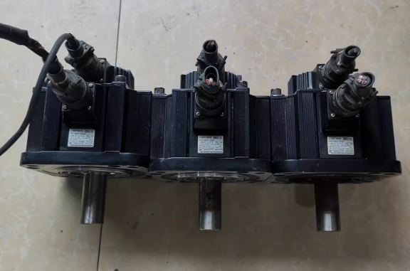 SGMGH-12A2B21 yaskawa Servo Motor New and Original packed