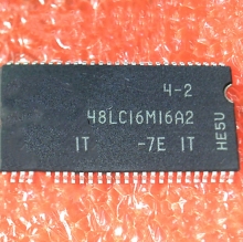 MT48LC16M16A2-7E Memory chip