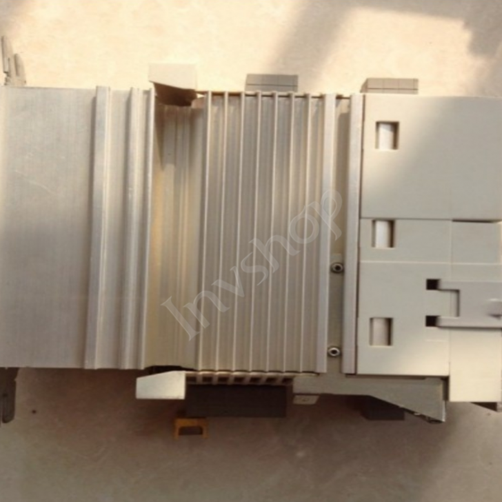 lenze verwendet e82ev371-2c wechselrichter plc