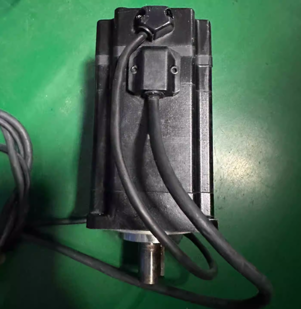 P30B08075DXS36 Sanyo servo motor Used