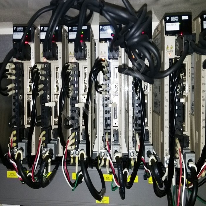 Used SGDV-R90A25A Yaskawa 1PC servo drive