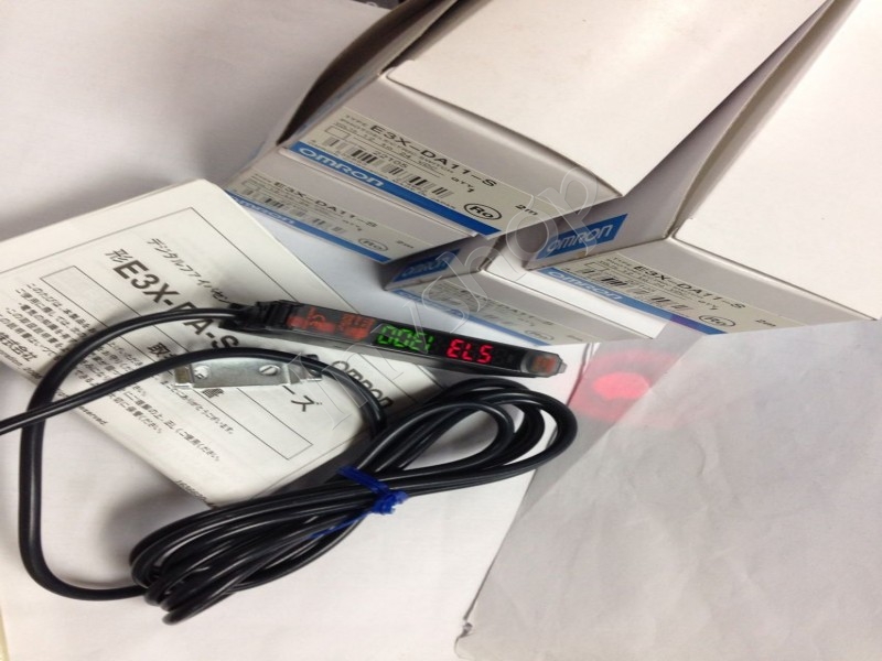 NEW E3X-DA11-S Omron fiber amplifier
