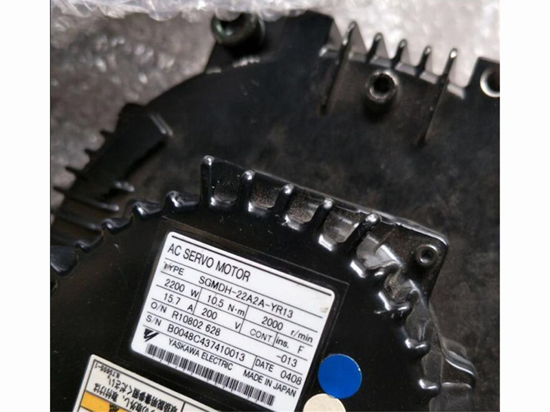YASKAWA Servo motor new SGMDH-22A2A-YR13