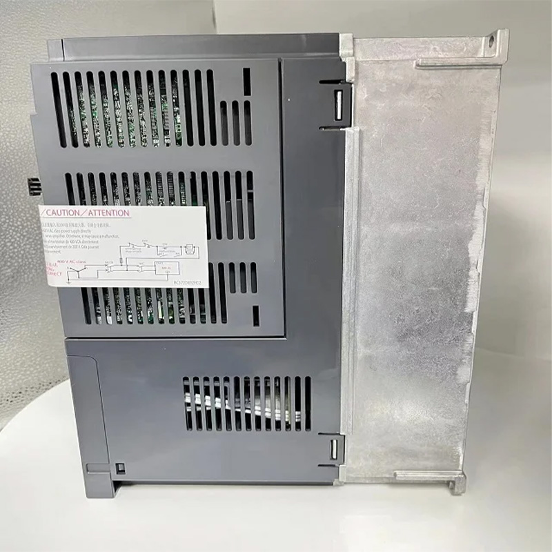 Mitsubishi Server NEU und Original MR-J4-700A