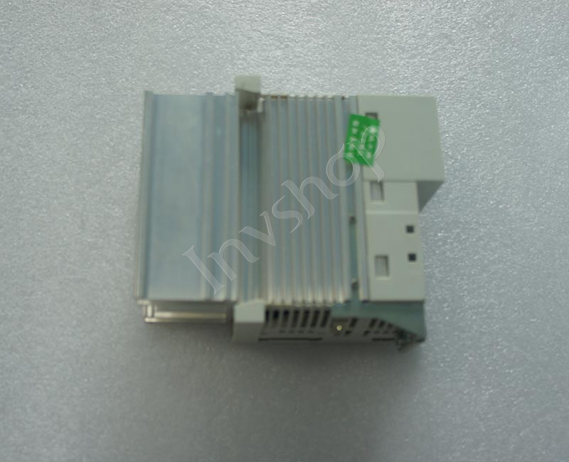 E82EV251-2C LENZE frequency changer New