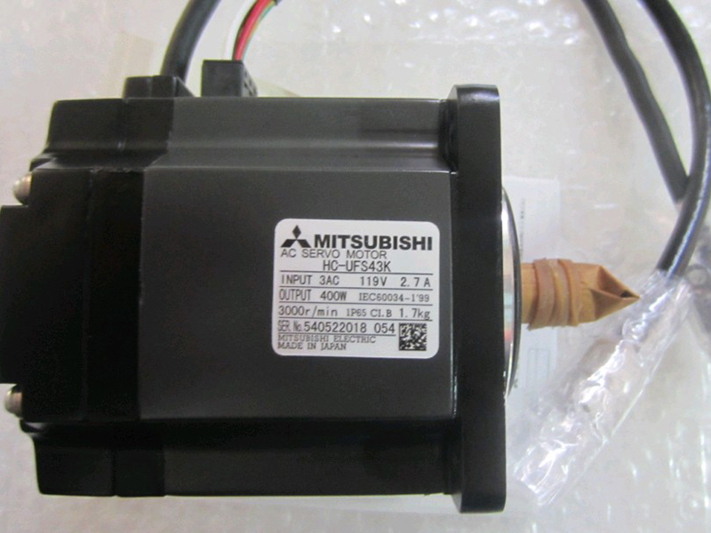 NEW IN BOX 400W AC SERVO MOTOR Mitsubishi HC-UFS43K