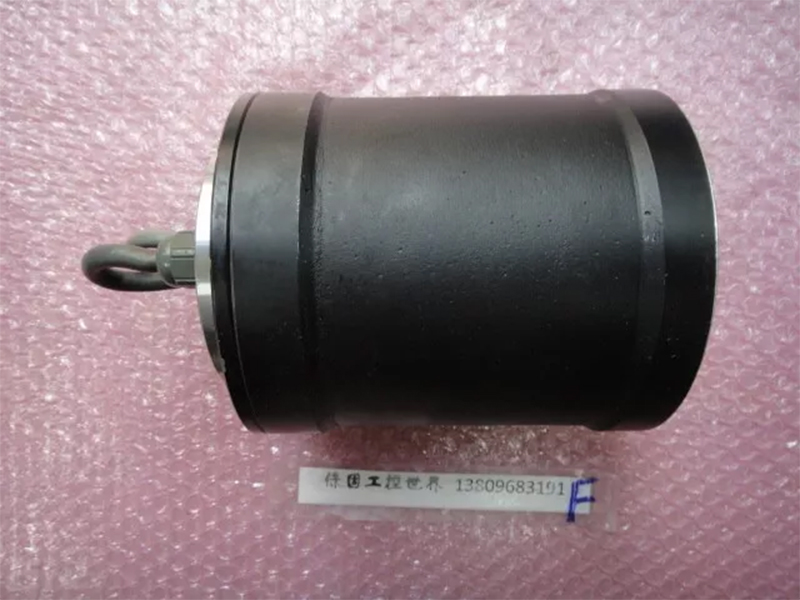 DM1075B00 Original Servomotortreiber Zuverlässiger lvds Online-Einkauf aus einer Hand