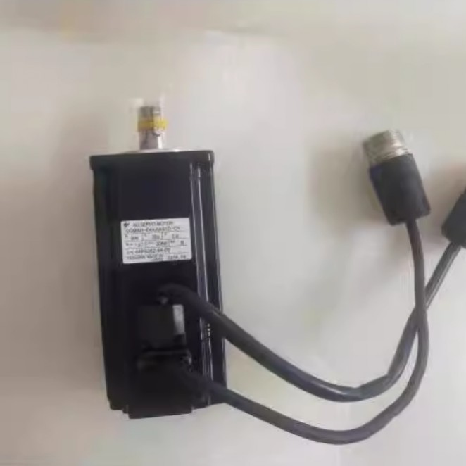 Used servo motor SGMAH-02AAA61D-0Y for Yaskawa 60 days warranty