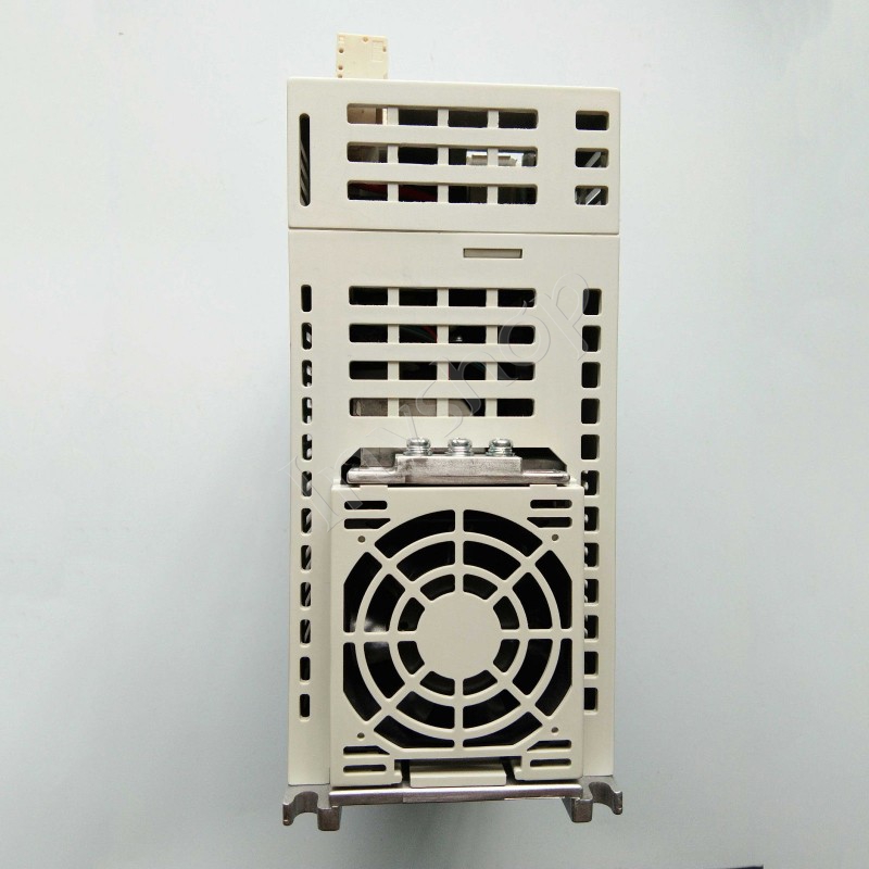 Der neue Mitsubishi - FAHRER MR-E-200A-KH003