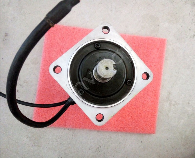 R7M-A75030-BS1 OMRON SERVO MOTOR